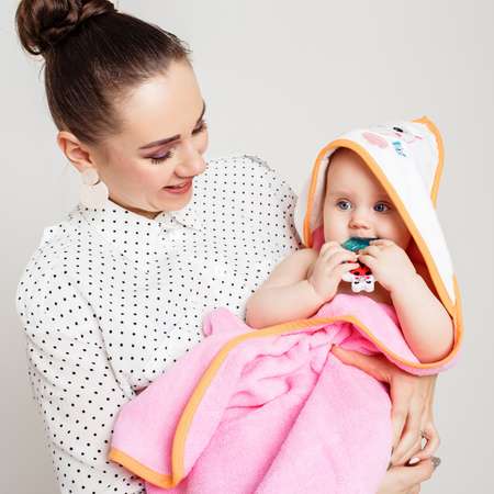 Полотенце для новрожденных Uviton махровое с капюшоном 90х90см розовое 0028/01