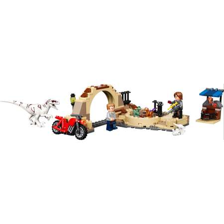 Конструктор LEGO Jurassic World Атроцираптор погоня на мотоцикле 76945