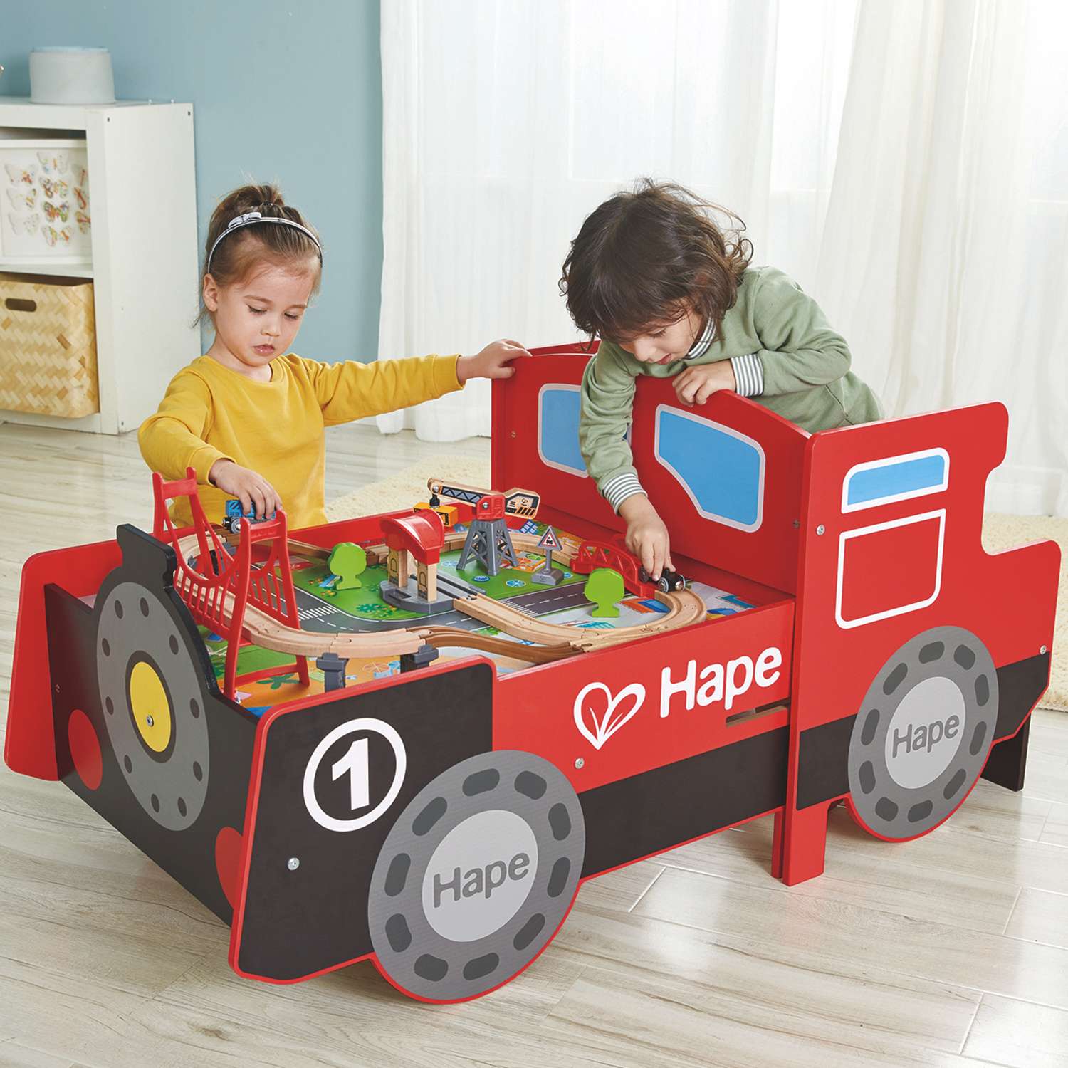 Игровой жд локомотив HAPE для малышей 17 аксессуаров в наборе - фото 1