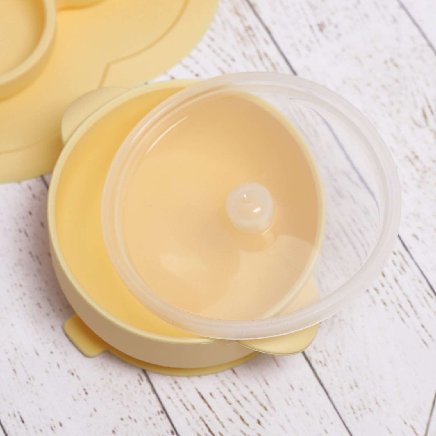 Тарелка  Baby Nice для детей на присоске силикон желтый - фото 1