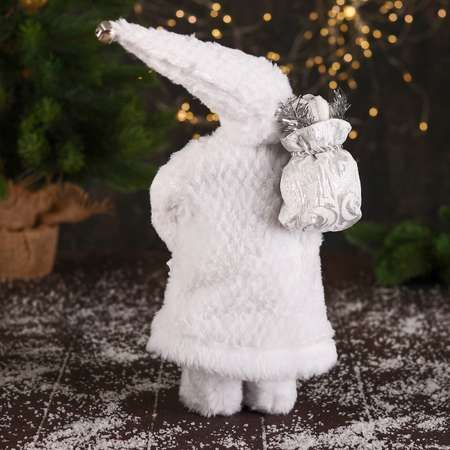 Дед мороз Зимнее волшебство «В кафтане с пайетками и с фонариком» 30 см серебристо-белый