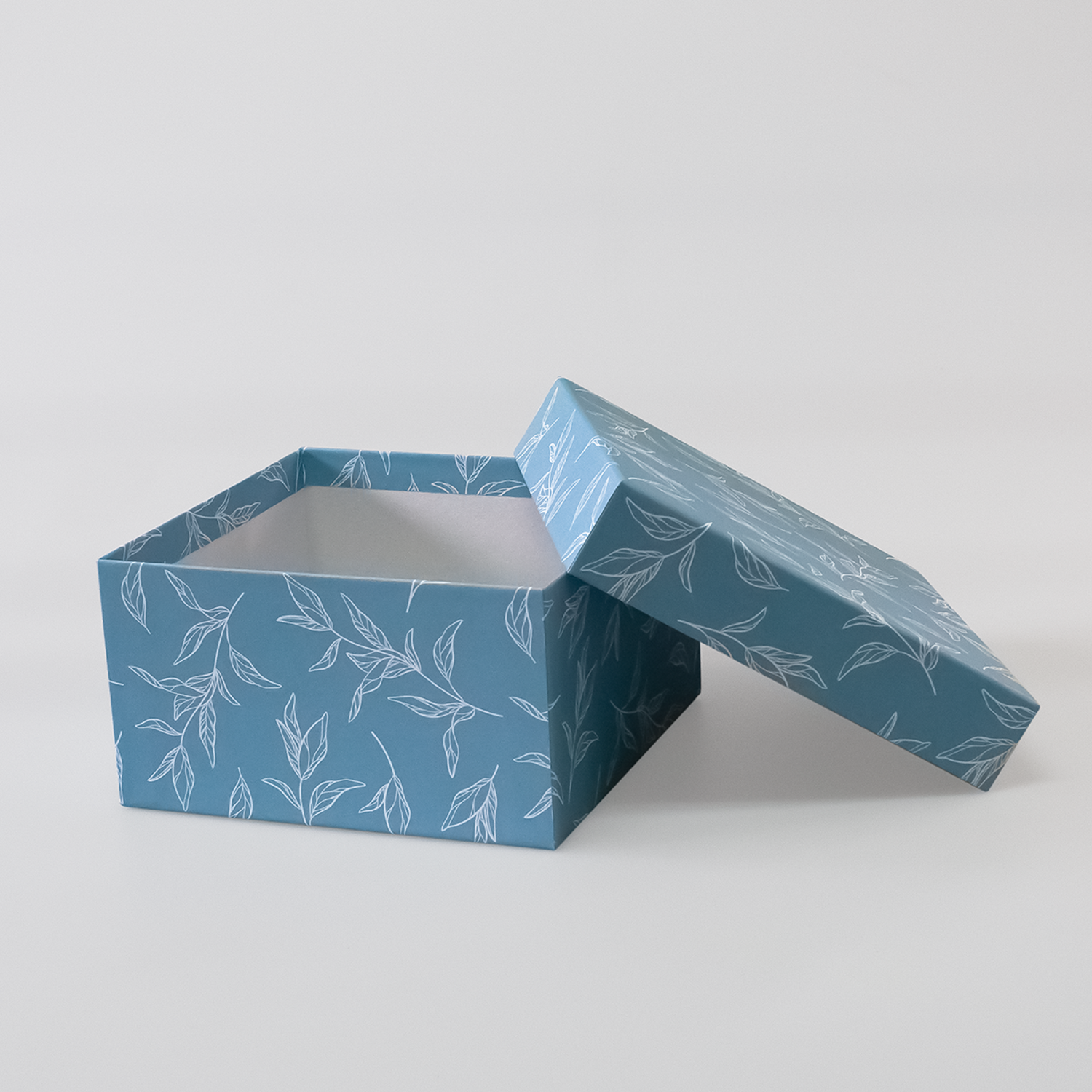 Коробка подарочная Cartonnage крышка-дно Листья белый голубой - фото 5