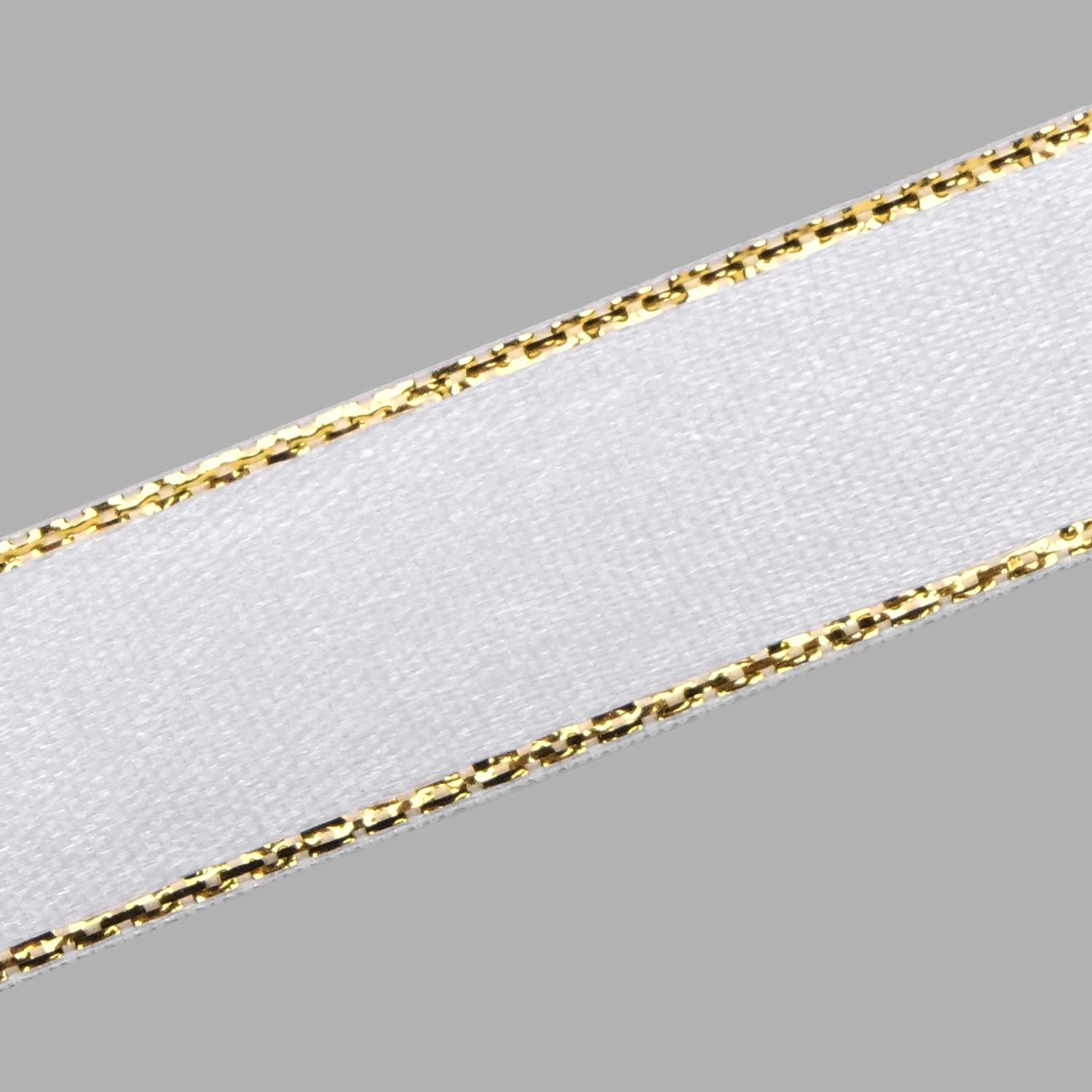 Лента Айрис атласная односторонняя упаковочная с золотой нитью 15 мм 22.86 м 001 белый - фото 4