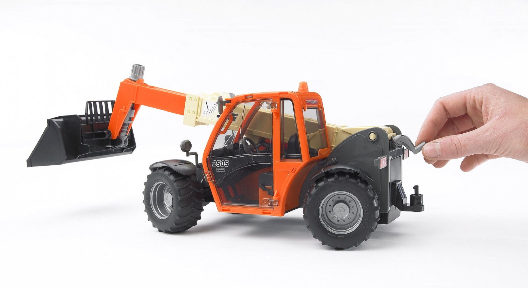 Погрузчик Bruder JLG 2505 Telehandler 1:16 02140 - фото 3