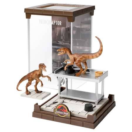 Фигурка Jurassic Park Велоцирапторы 18 см - в футляре