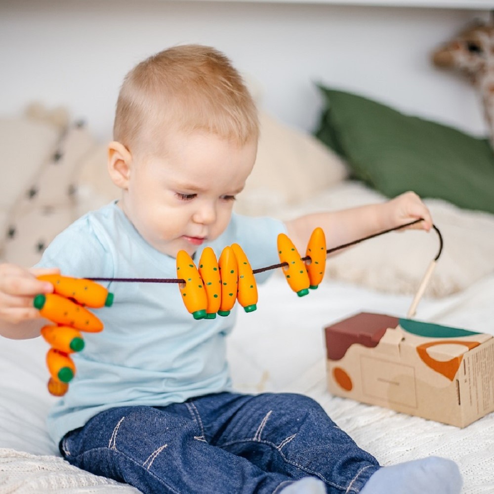 Игра-Шнуровка Mag Wood Морковки Деревянные бусы для детей - фото 2