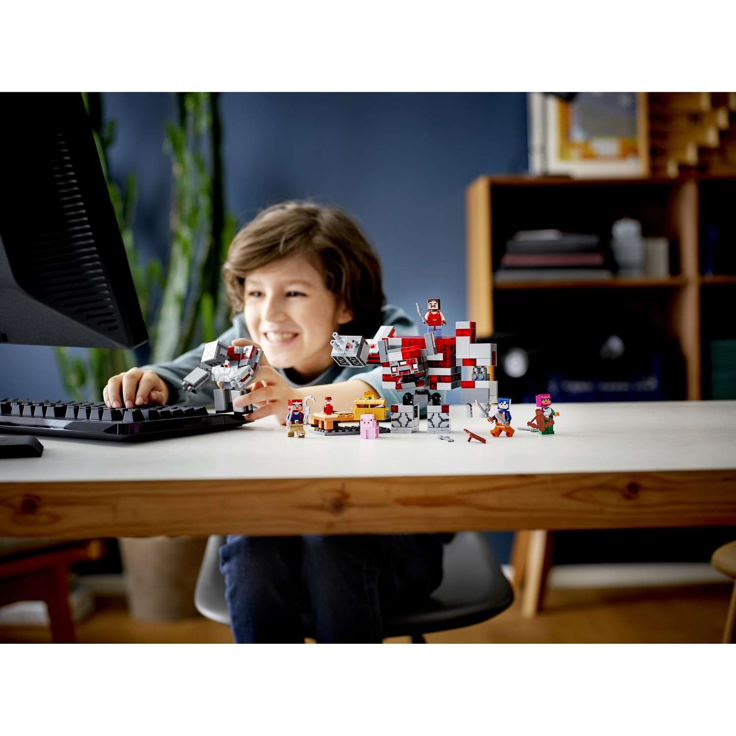Конструктор LEGO Minecraft Битва за красную пыль 21163 - фото 14
