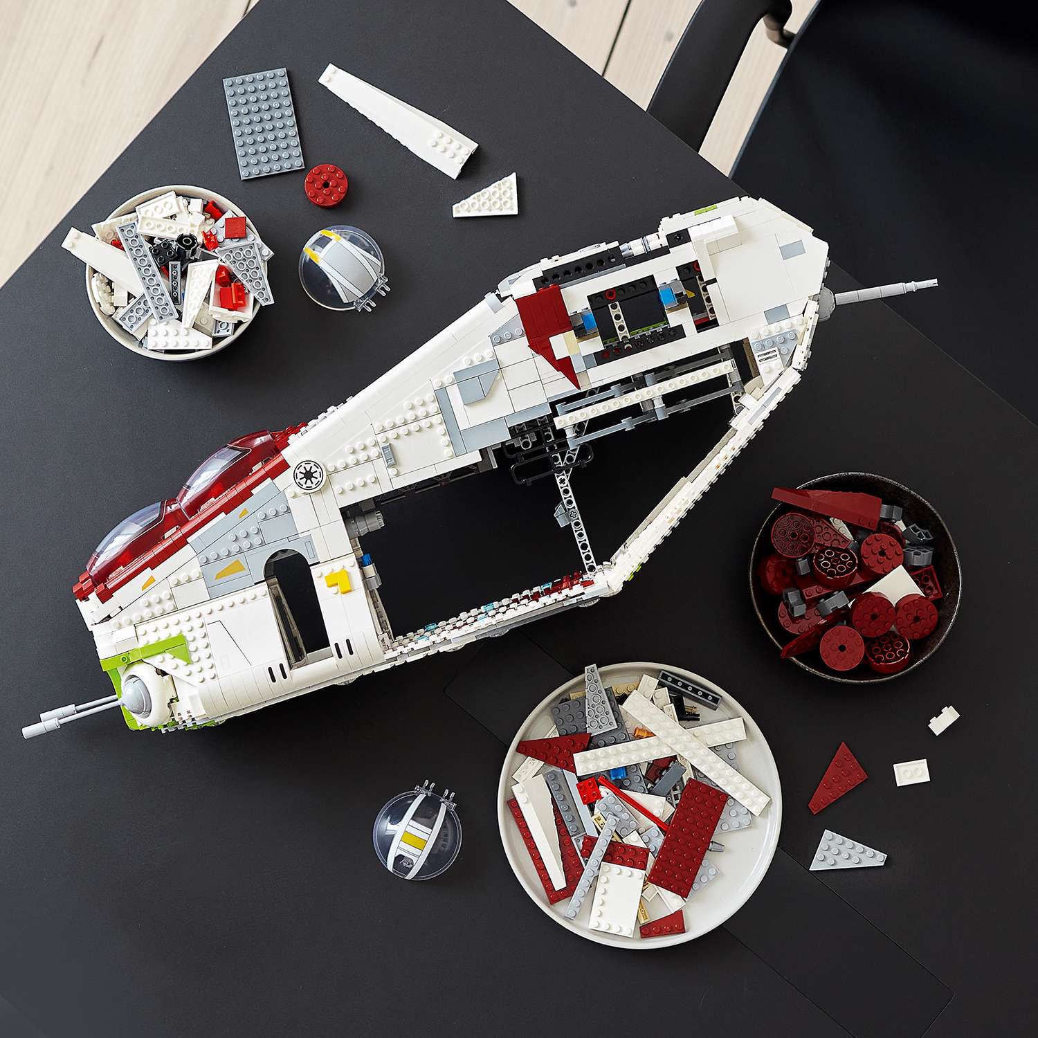 Конструктор LEGO Star Wars Боевой корабль Республики 75309 - фото 6
