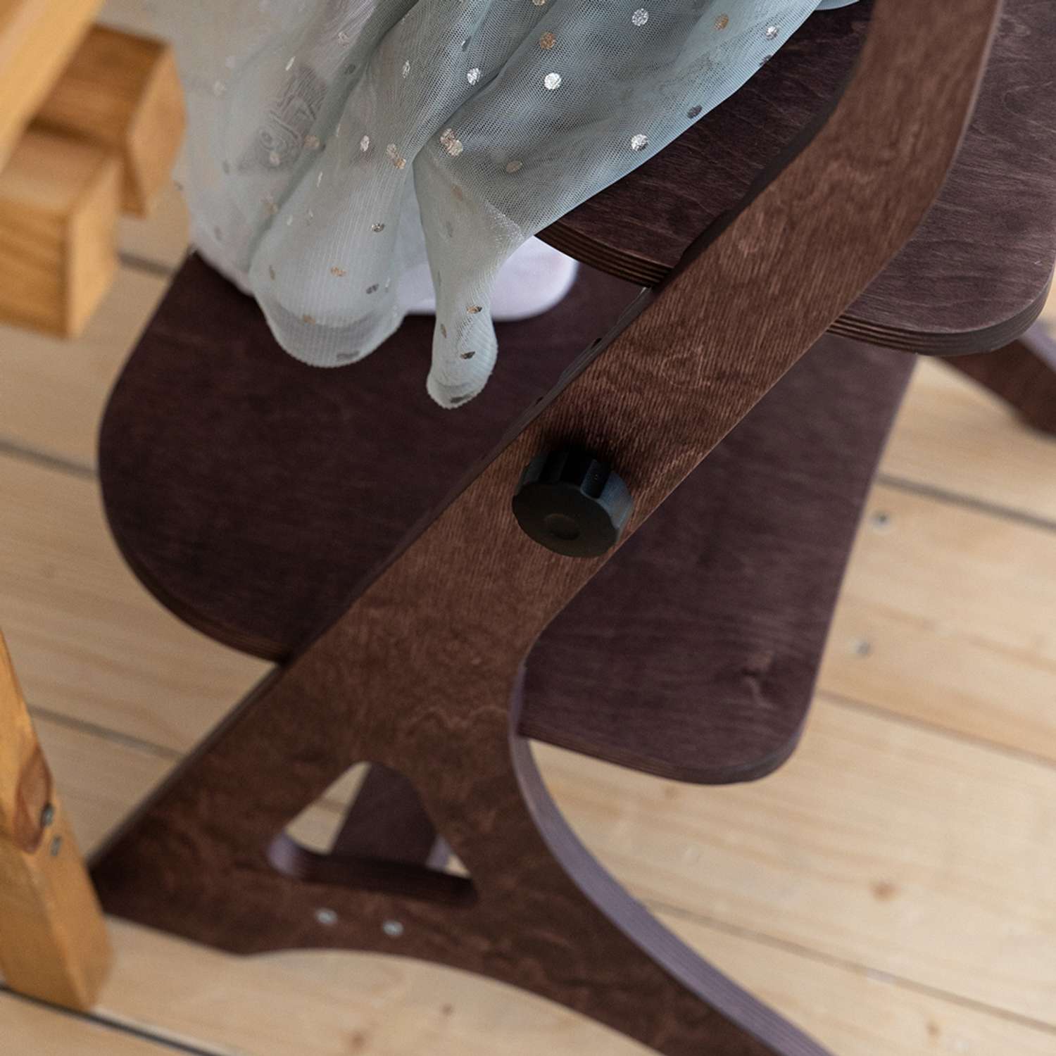 Растущий регулируемый стул INDSPACE детский Мультик Темный орех - фото 11