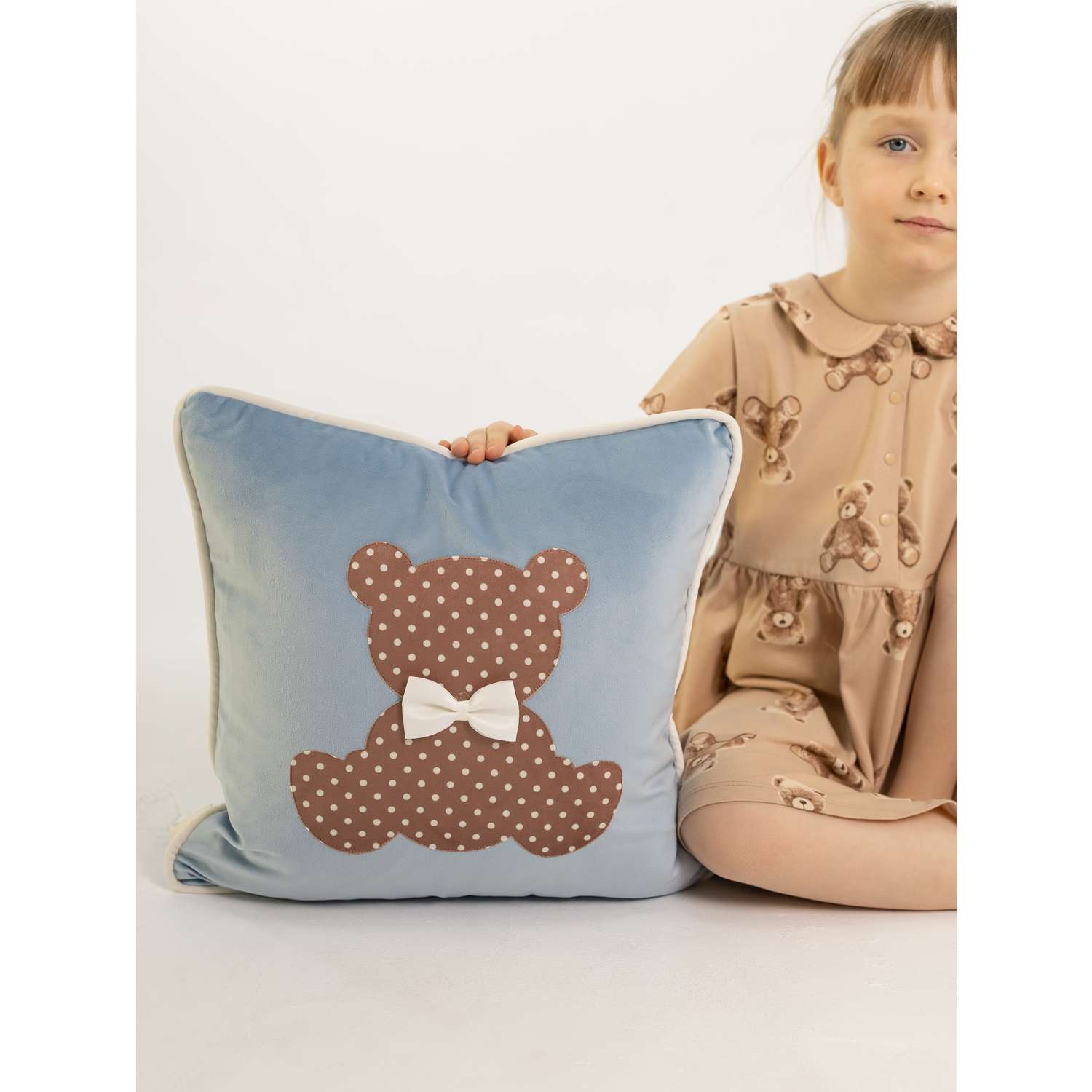Подушка декоративная детская Мишель Мишка в горошек цвет голубой - фото 5