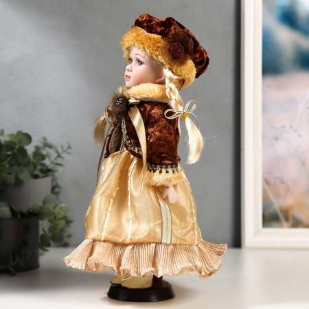 Кукла коллекционная Зимнее волшебство керамика «Лида в золотом платье и бархатной шубке» 30 см