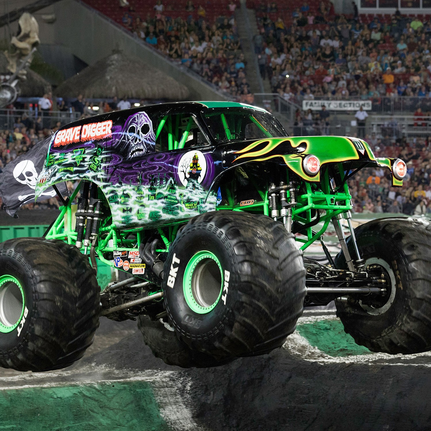 Конструктор LEGO Technic Monster Jam Grave Digger 42118 - фото 6