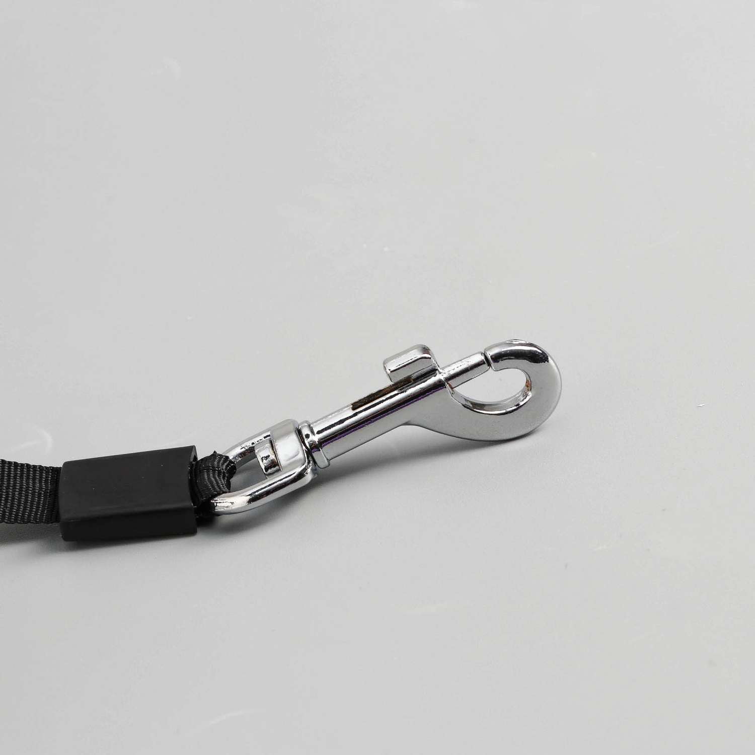 Рулетка Пижон с фонариком прорезиненная ручка 5 м до 35 кг чёрно-белая - фото 4