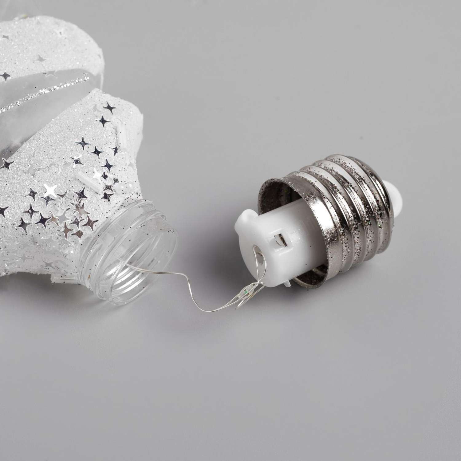 Набор Luazon ёлочных шаров «Ёлочки белые» 3 шт. батарейки 5 LED свечение белое - фото 3