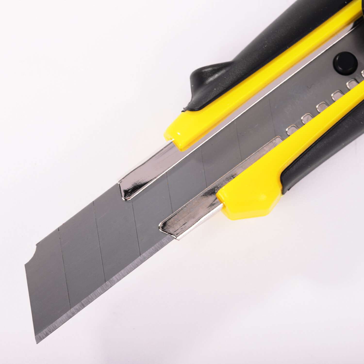 Нож канцелярский Brauberg строительный для резки бумаги 18 мм с роликовым фиксатором - фото 10