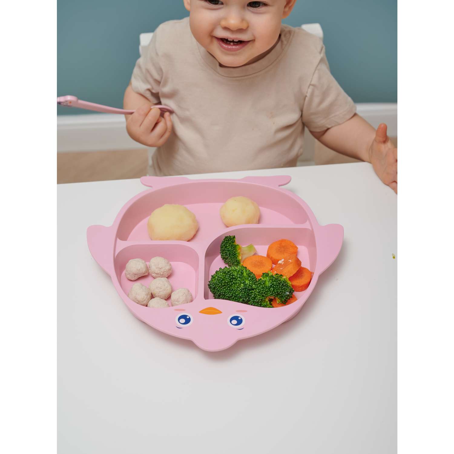 Набор детской посуды Добрый Филин Тарелка вилка ложка Пингвинёнок розовый 4 предмета - фото 8