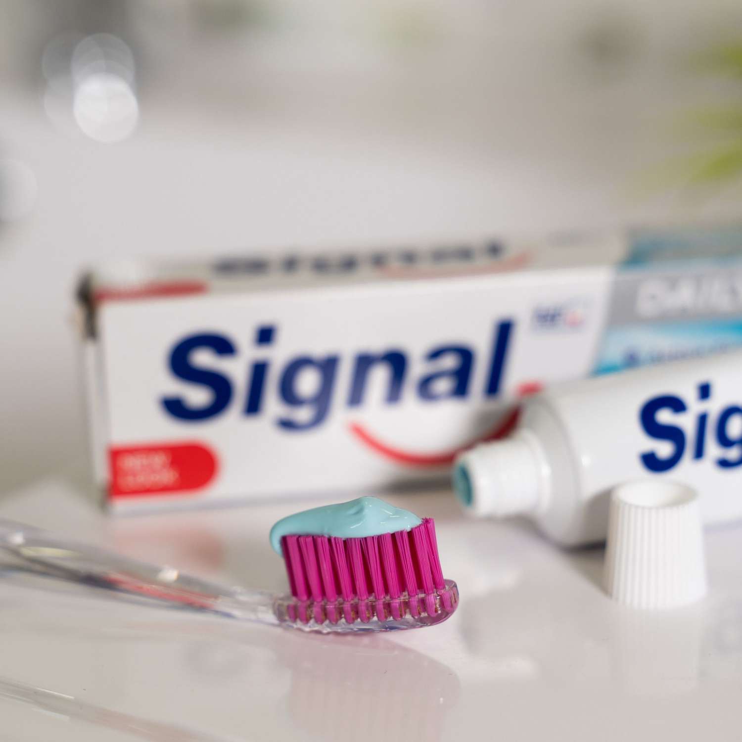 Зубная паста отбеливающая Signal DAILY WHITE 75 мл - фото 9