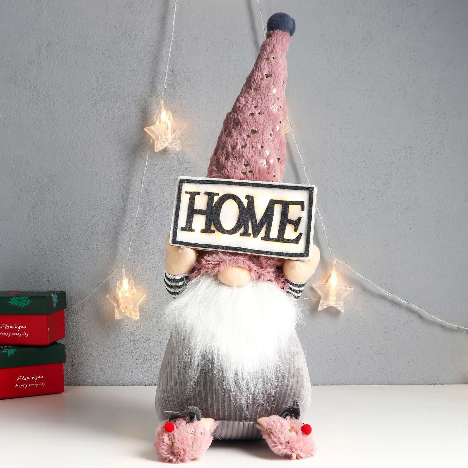 Кукла интерьерная Зимнее волшебство «Дед Мороз с табличкой HOME» 47х17х15 см - фото 5