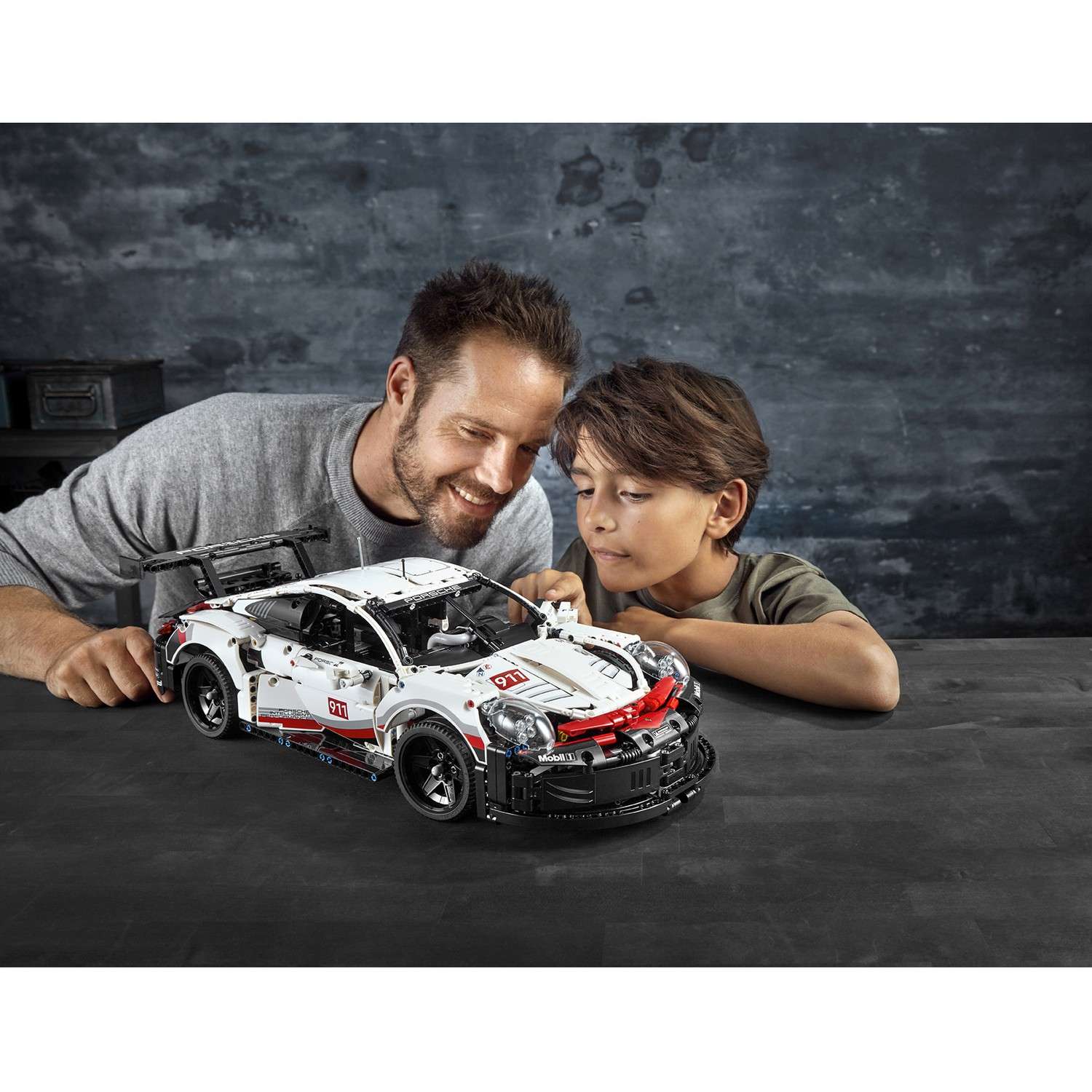 Конструктор LEGO Technic Porsche 911 RSR 42096 - фото 10