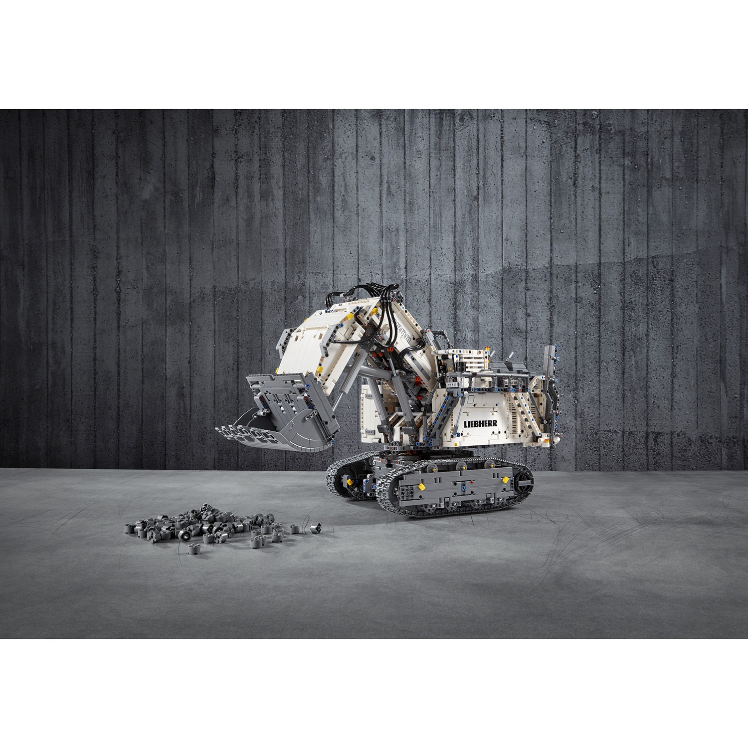 Конструктор LEGO Technic Экскаватор Liebherr R 9800 42100 - фото 8