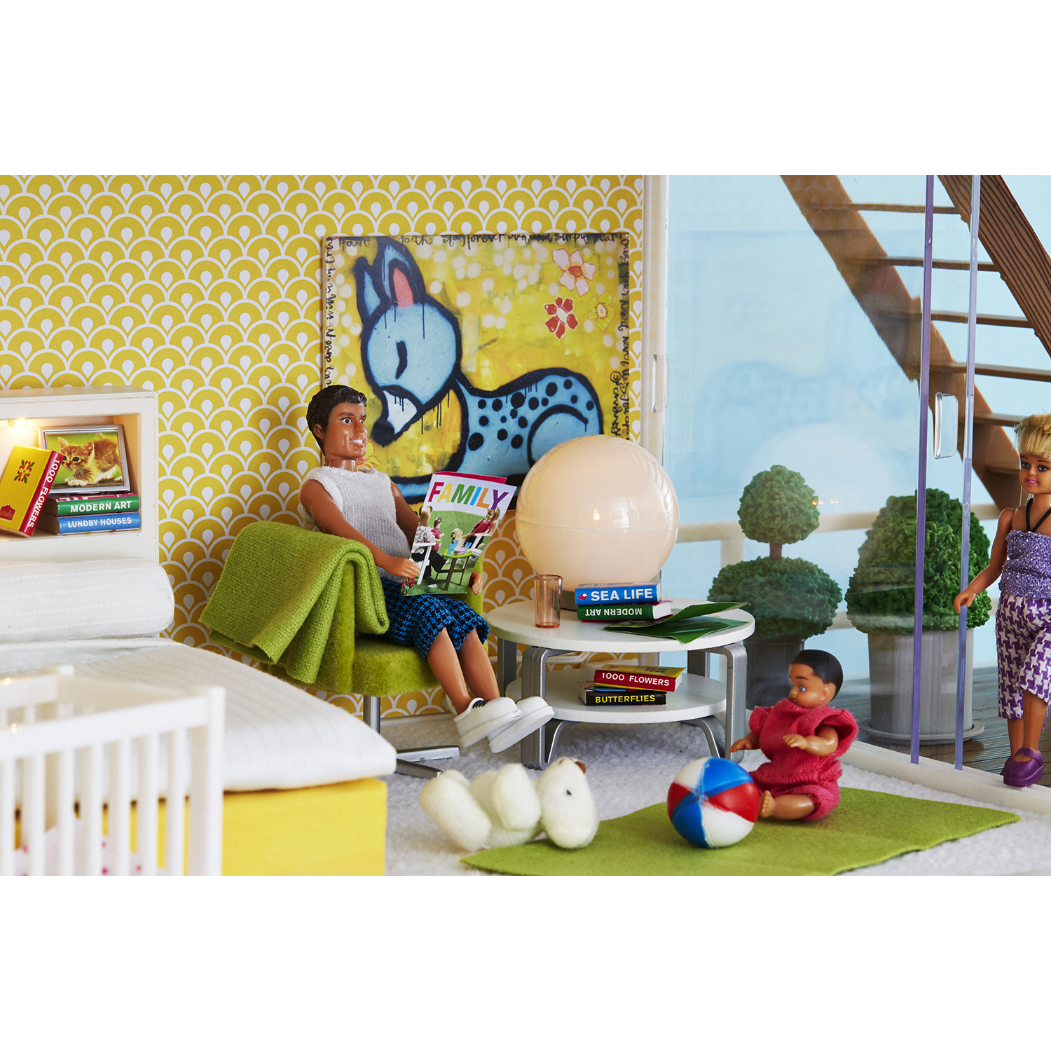 Кукольный домик Lundby Стокгольм с розетками для освещения с бассейном  LB_60903200 купить по цене 11688 ₽ в интернет-магазине Детский мир