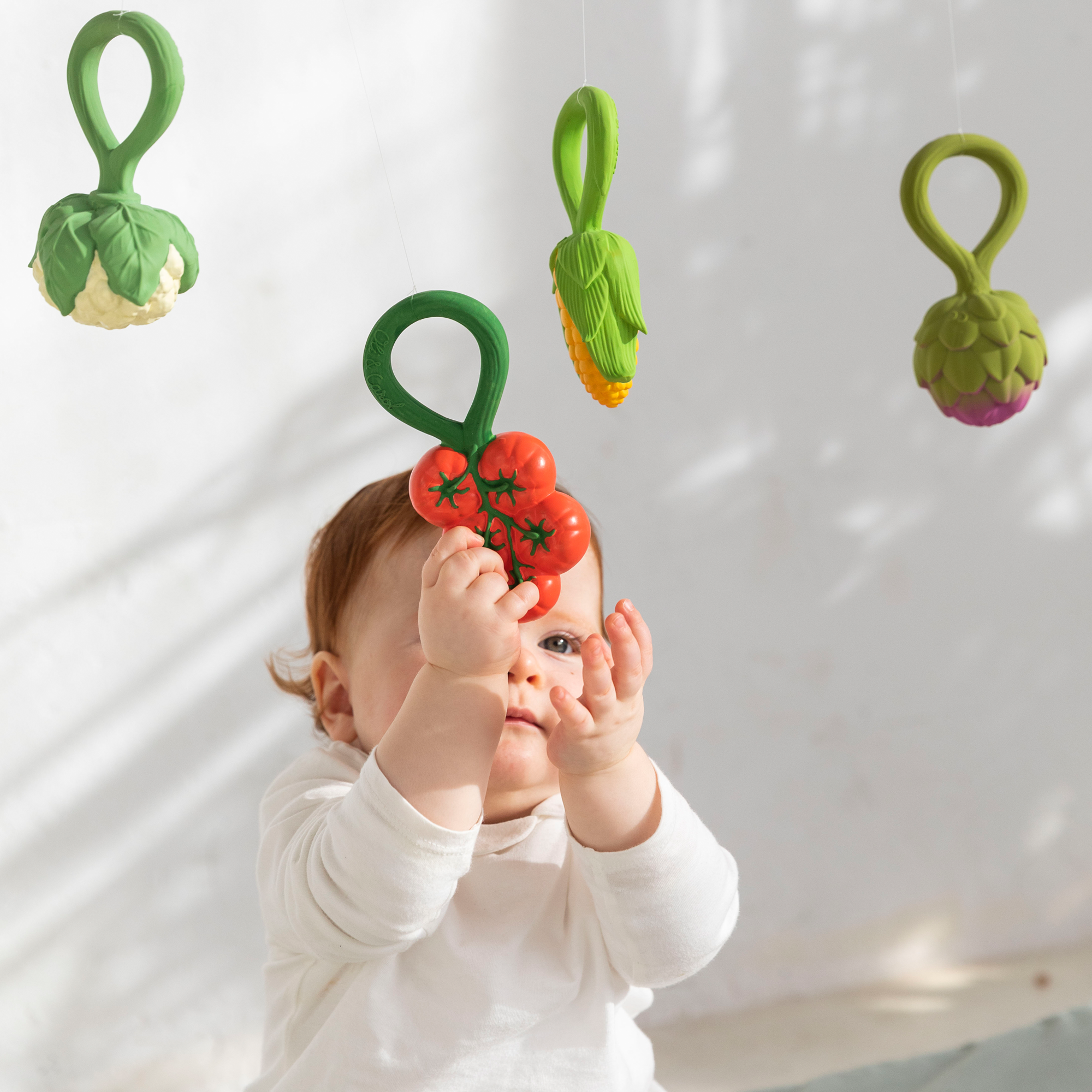 Погремушка OLI and CAROL Прорезыватель Tomato rattle Toy - фото 7