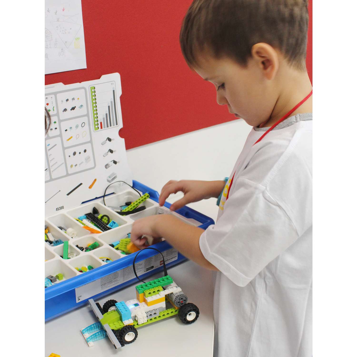 Базовый набор WeDo 2.0 ROBO MASTER 45300 - фото 8