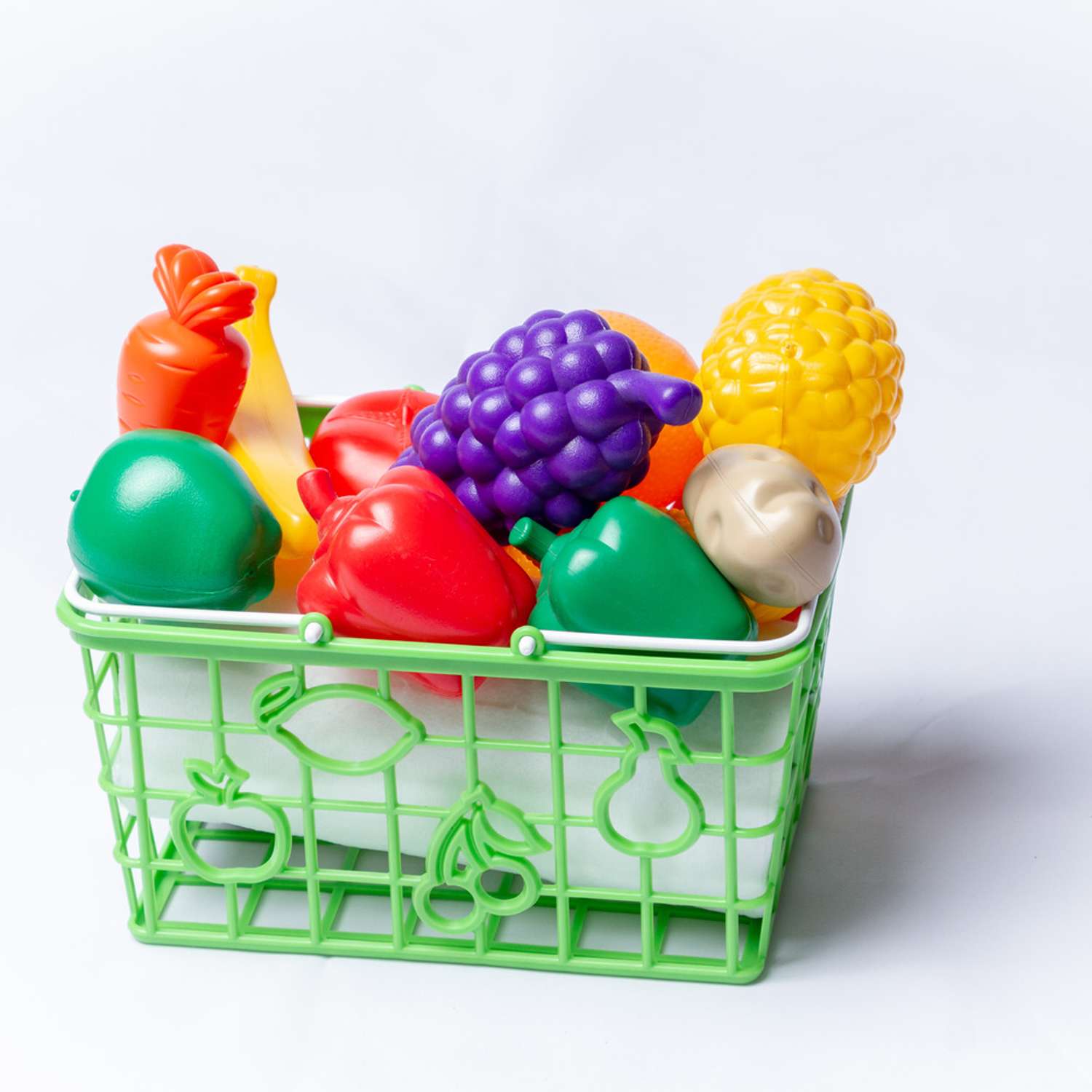 Набор игрушечных продуктов Green Plast овощи и фрукты в корзинке - фото 1