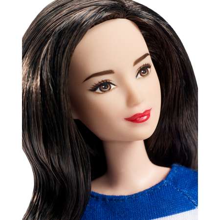 Кукла Barbie из серии Игра с модой DYY91