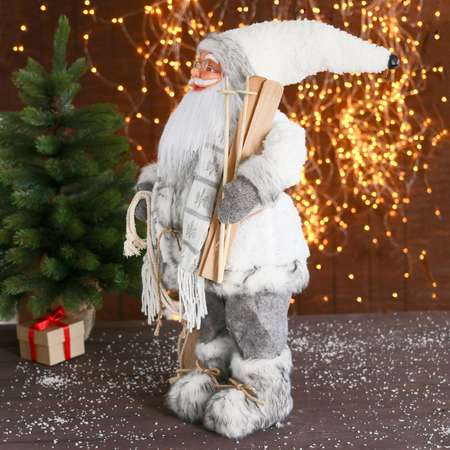 Дед мороз Зимнее волшебство «В белой шубке с лыжами» 32х60 см