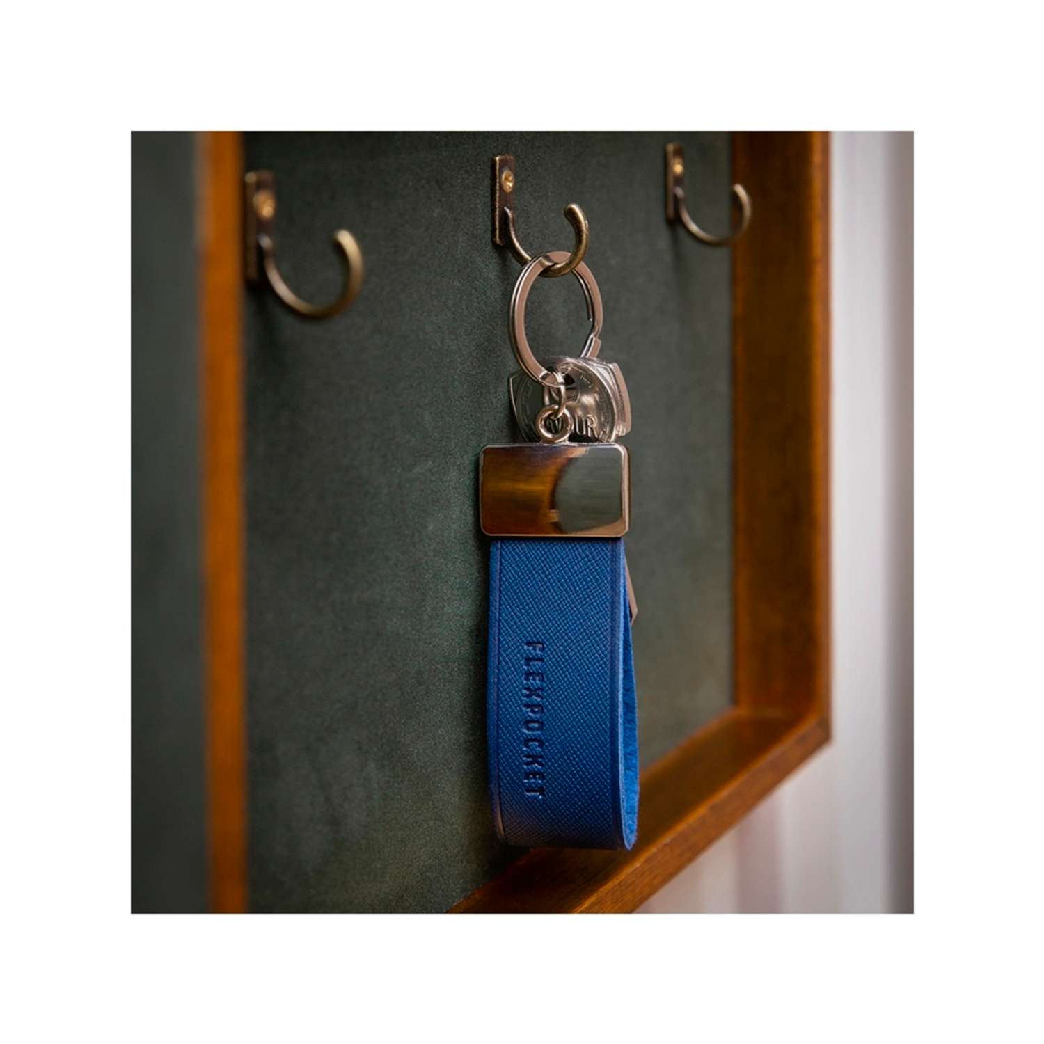 Брелок Flexpocket темно-синего цвета для ключей или на сумку - фото 3