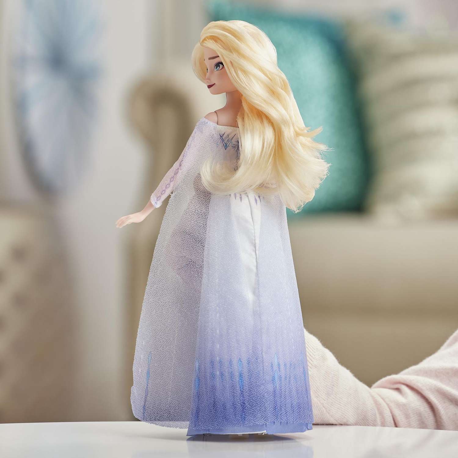 Кукла Disney Frozen Холодное сердце 2 Поющая Эльза E88805X2 E88805X2 - фото 7
