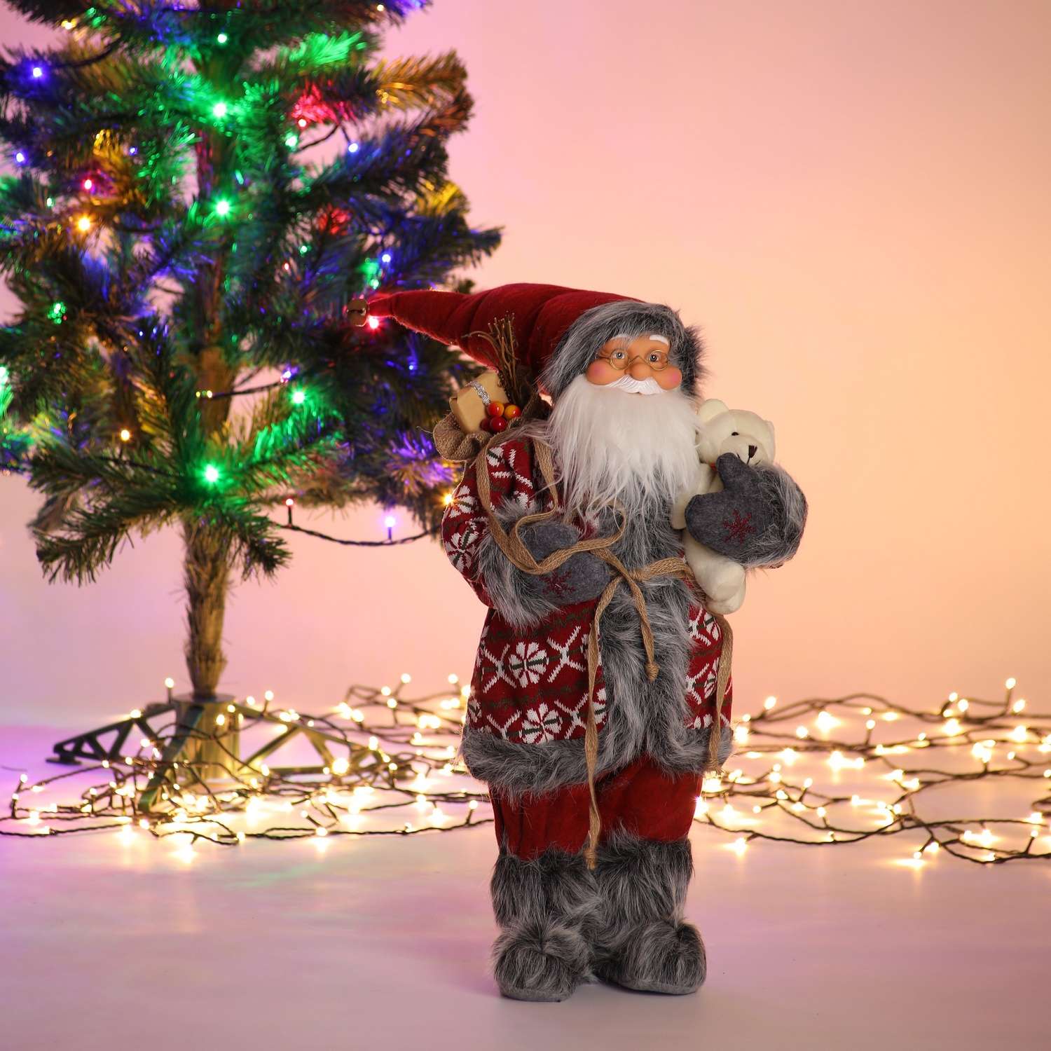 Фигура декоративная BABY STYLE Дед Мороз бордовый костюм с белым орнаментом с мишкой 60 см - фото 1