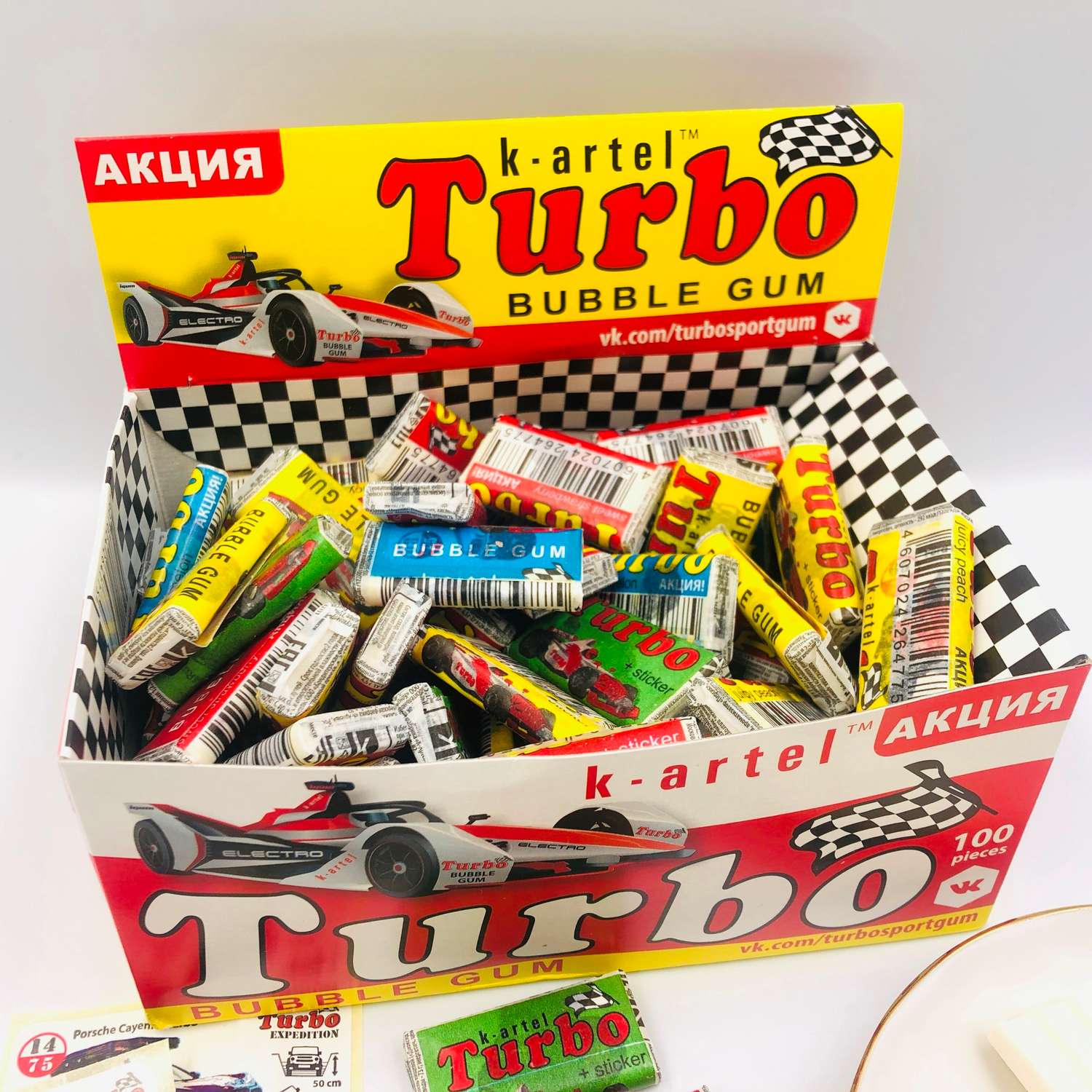 Жевательная резинка Turbo Турбо Блок 100 шт по 4.5 гр с наклейками-картинками машин и их техническим описанием - фото 6
