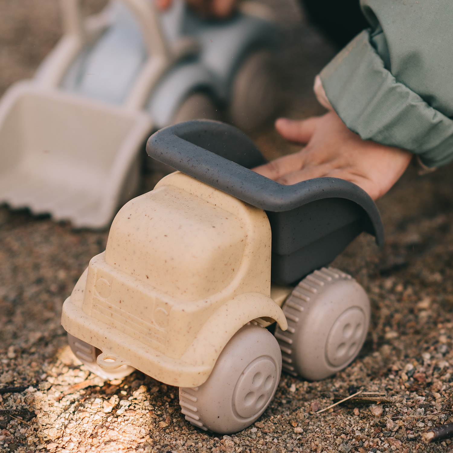 Самосвал VIKINGTOYS без механизмов 20-1250Eco - фото 2