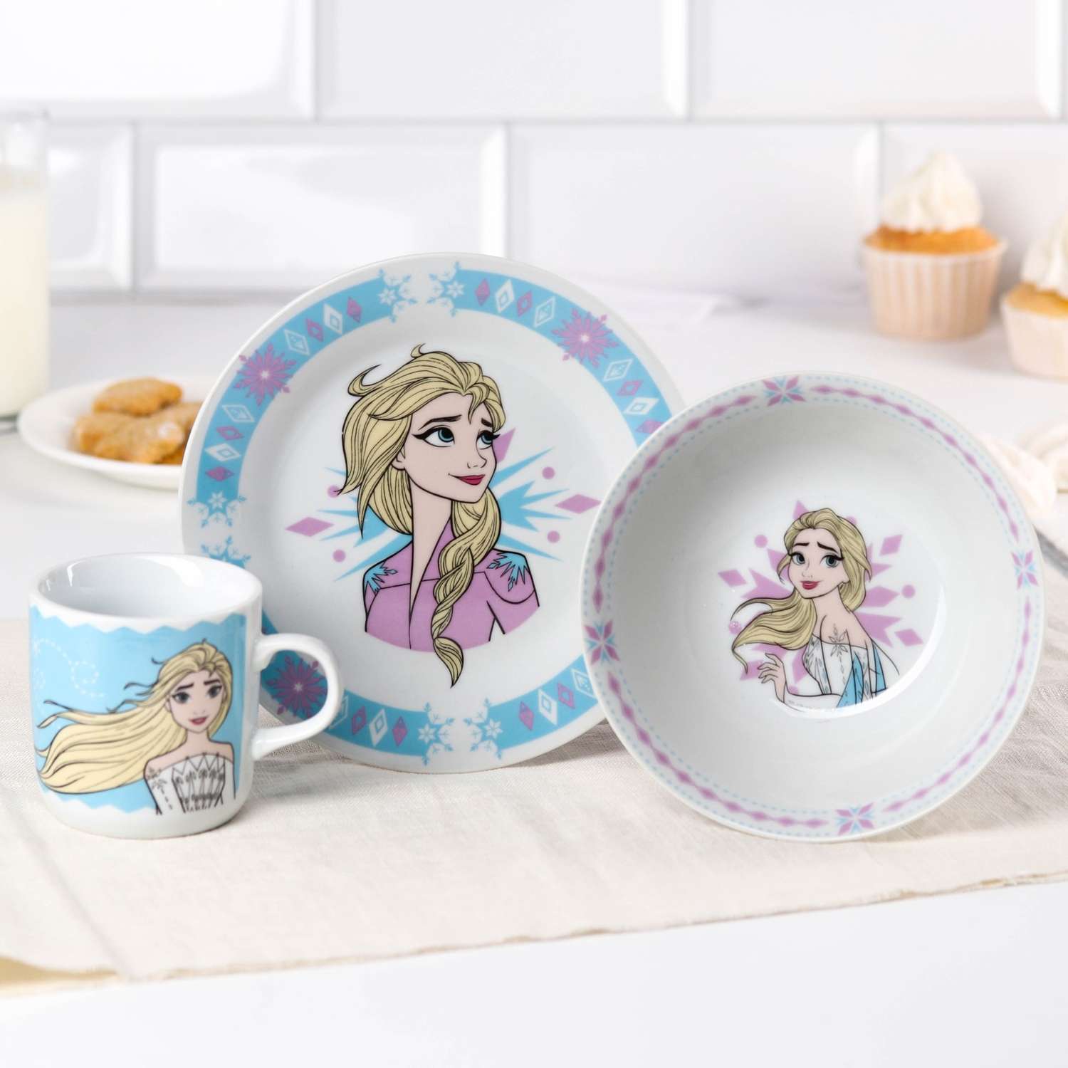 Набор посуды Disney «Холодное Сердце» кружка 250 мл тарелка 18 см салатник 350 мл - фото 1