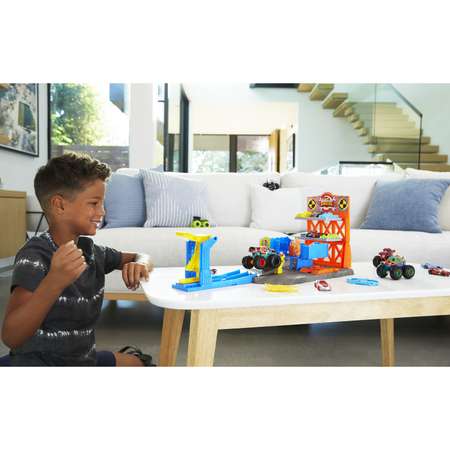 Трек Hot Wheels Взрывная станция с пусковой установкой