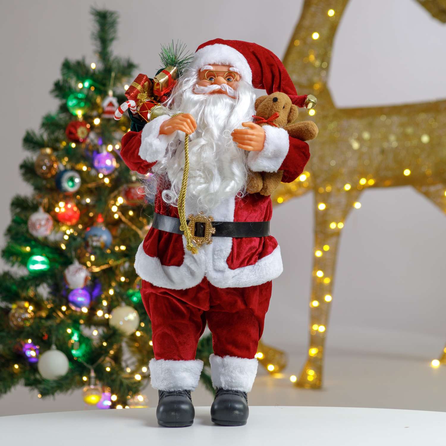 Фигура декоративная BABY STYLE Дед Мороз красный костюм с мишкой и сувенирами в руках 60 см - фото 1