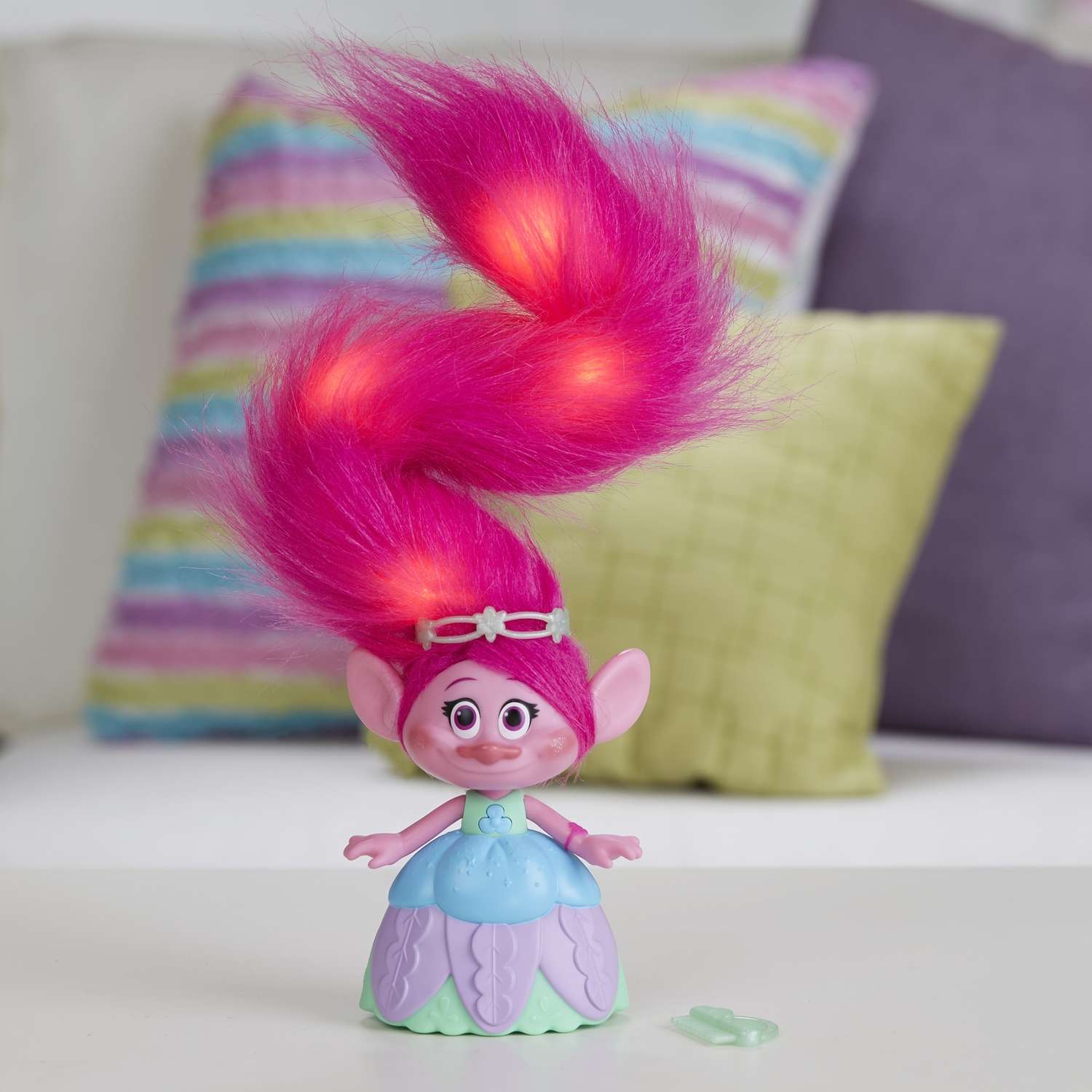 Игровой набор Trolls Поппи с супер длинными поднимающимися волосами - фото 6