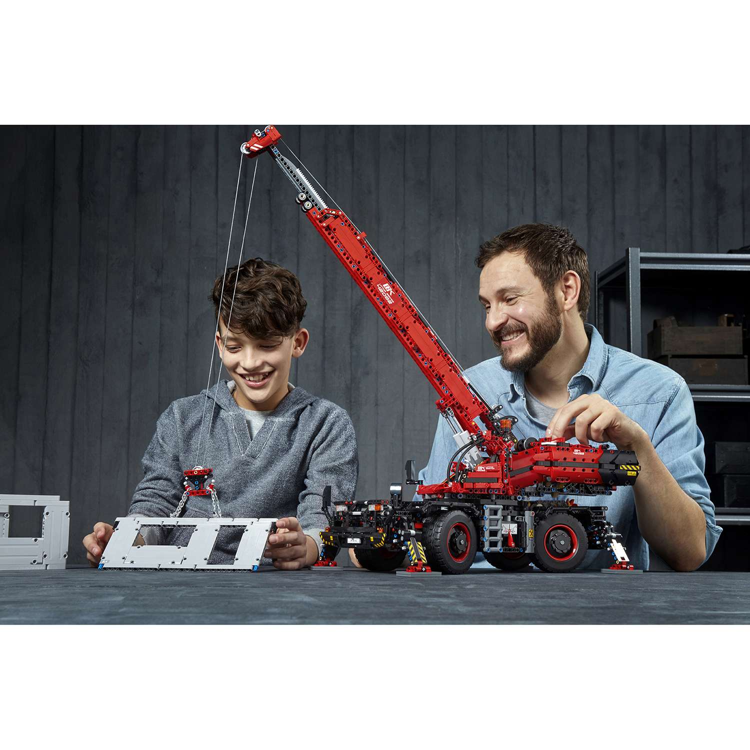 Конструктор LEGO Technic Подъёмный кран для пересечённой местности 42082 - фото 58