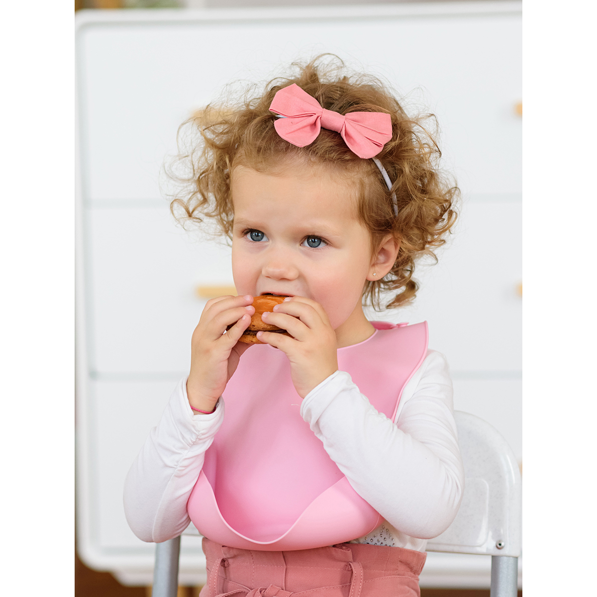 Нагрудник силиконовый Miyoumi с карманом - Baby pink - фото 12