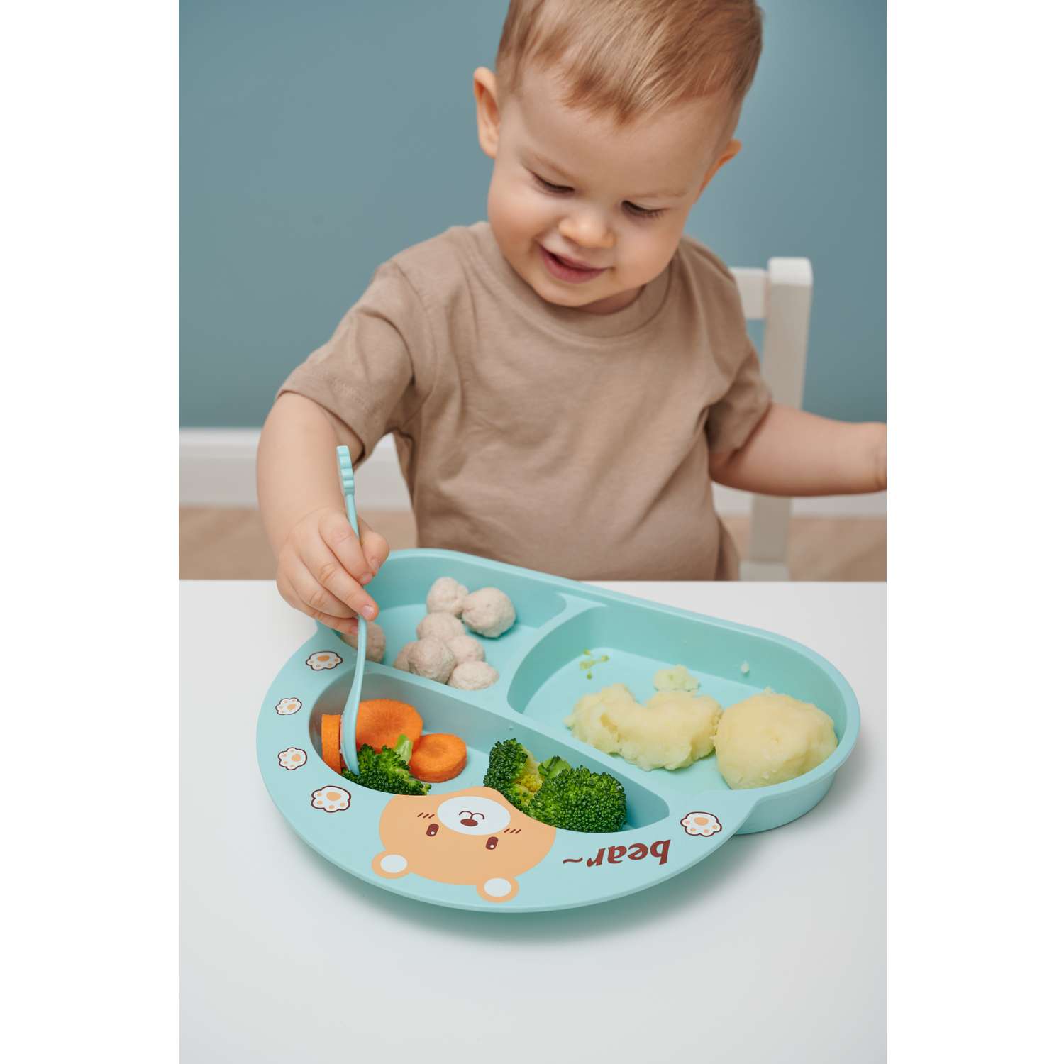 Набор детской посуды Добрый Филин Тарелка вилка ложка Медвежонок голубой 4 предмета - фото 9