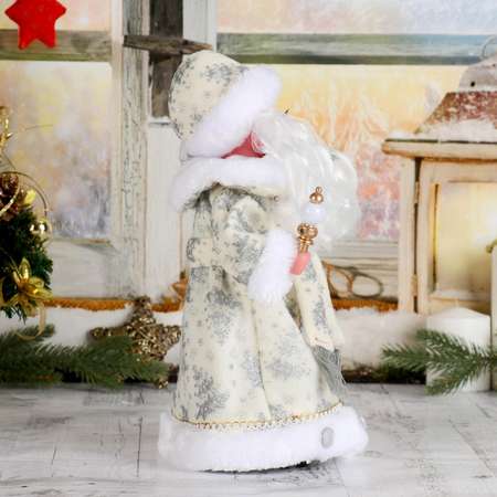 Дед мороз Зимнее волшебство «В белой шубке с подарками» двигается с подсветкой 30 см