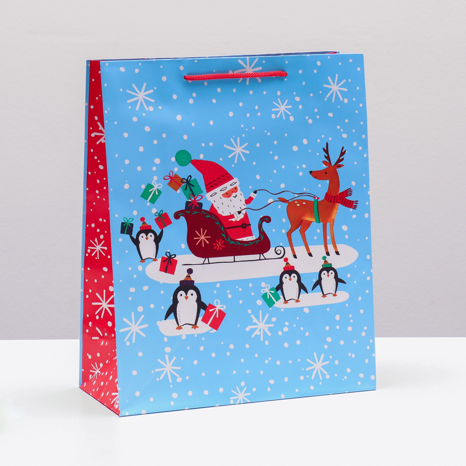 Пакет Sima-Land подарочный «Дед Мороз и Пингвины» 26×32×12 см - фото 1