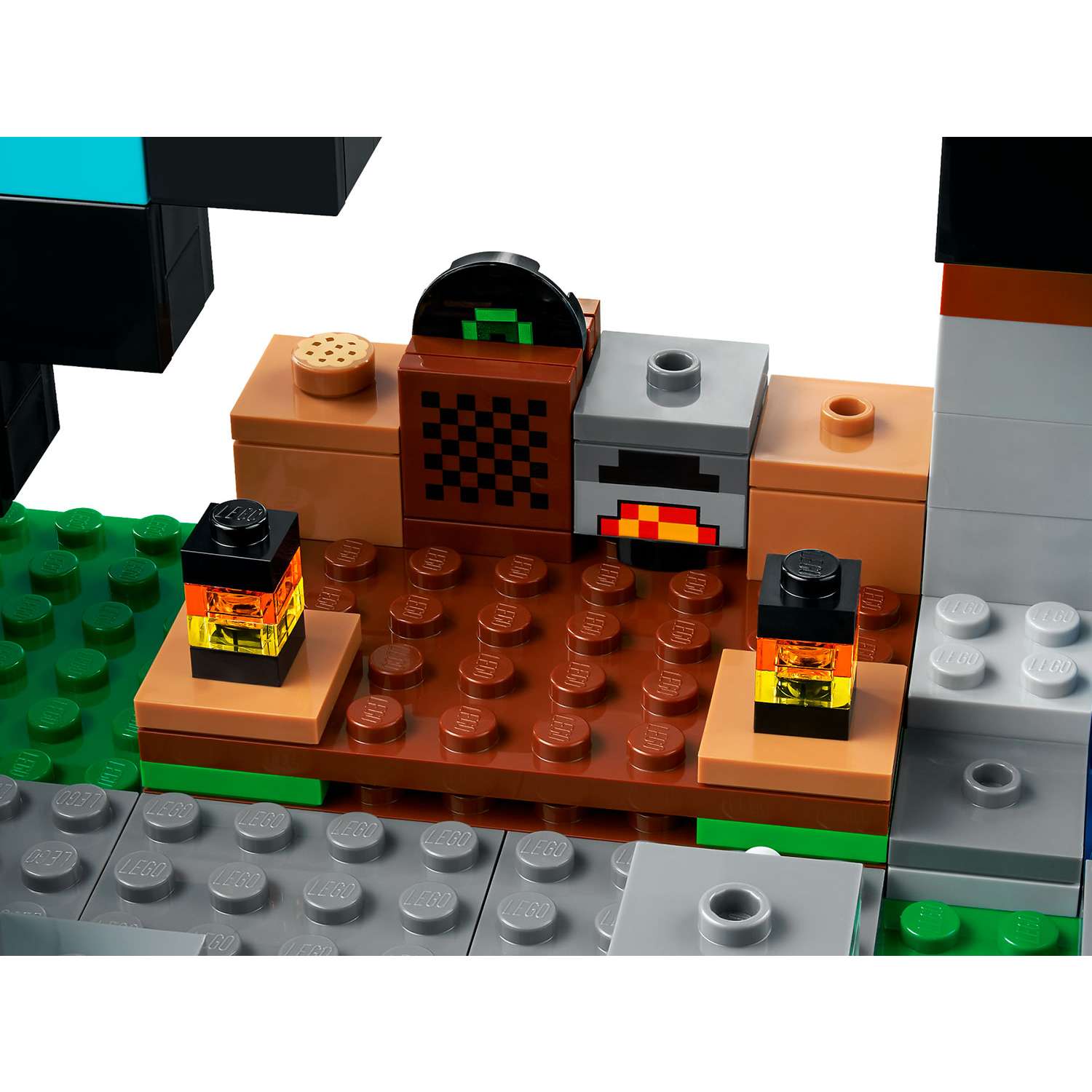Конструктор LEGO Minecraft Застава Меча 21244 - фото 7