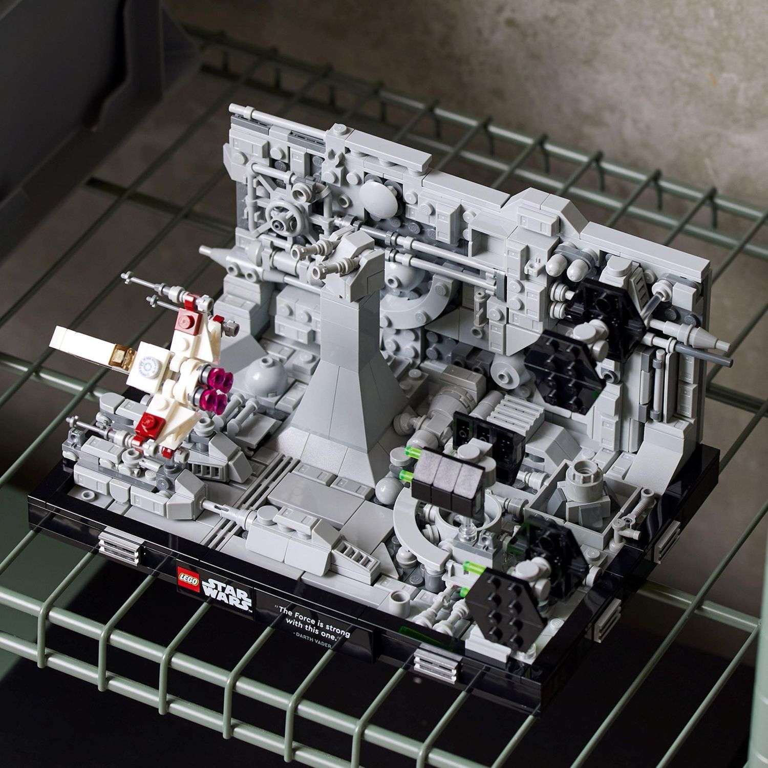 Конструктор LEGO Star Wars Death Star Trench Run Diorama 75329 - фото 7