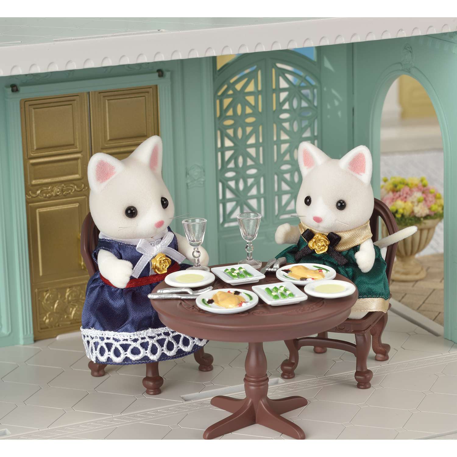 Набор SYLVANIAN FAMILIES TOWN Series Модные платья (синее и зелёное) - фото 6