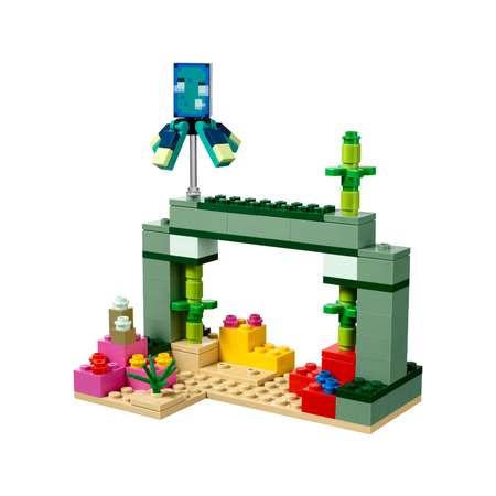 Конструктор детский LEGO Minecraft Битва со стражем 21180