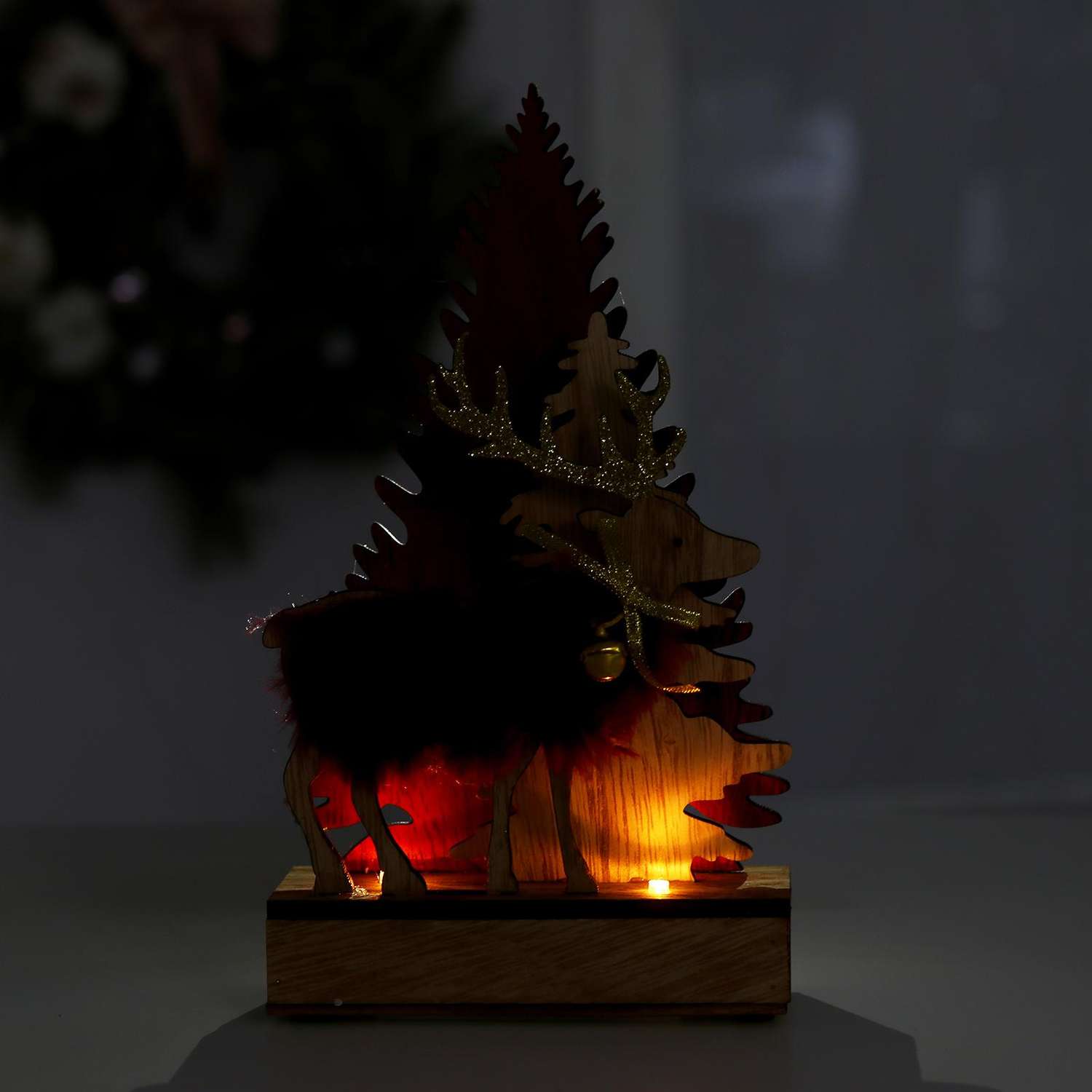 Новогодний декор Лесная мастерская с подсветкой «Ёлочки и олень с колокольчиком» 6×4×23 см красный - фото 2
