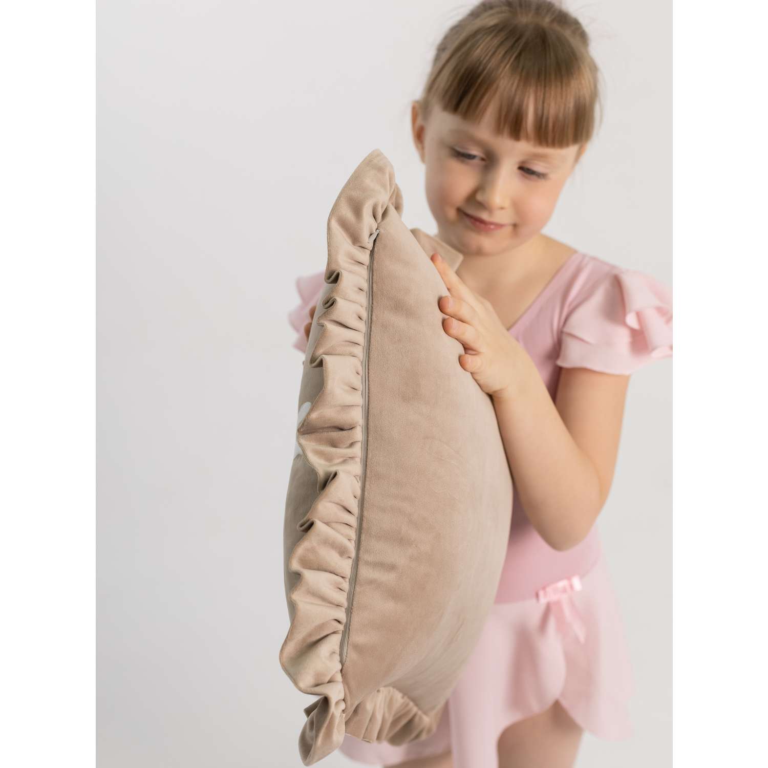 Подушка декоративная детская Мишель Балерина цвет бежевый - фото 6